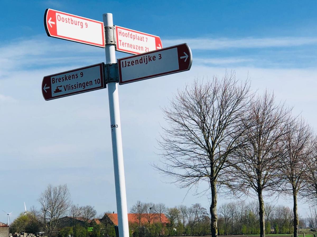 Bed and Breakfast Slapen Bij De Zeeuwse Lala IJzendijke Exteriér fotografie