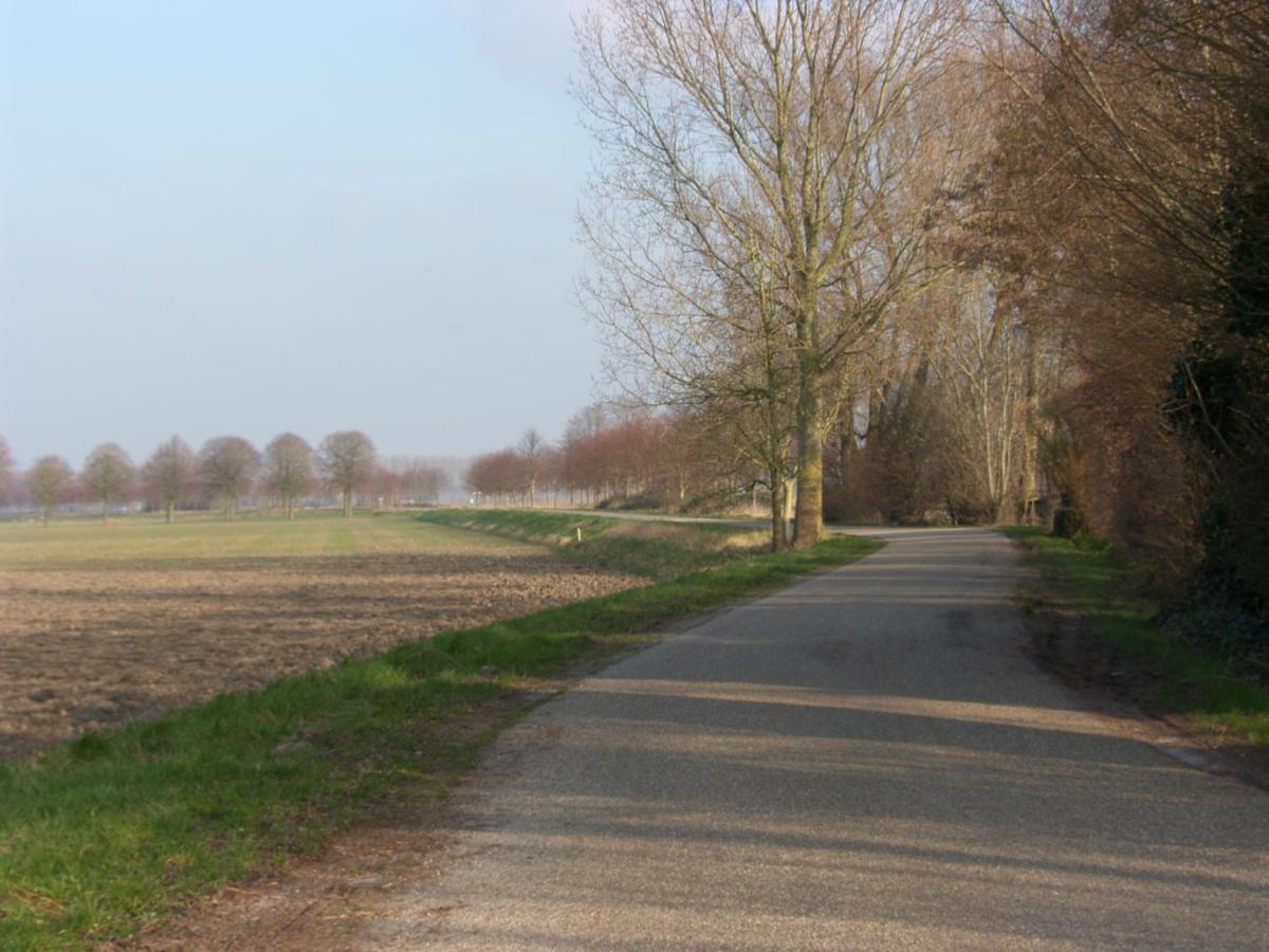 Bed and Breakfast Slapen Bij De Zeeuwse Lala IJzendijke Exteriér fotografie