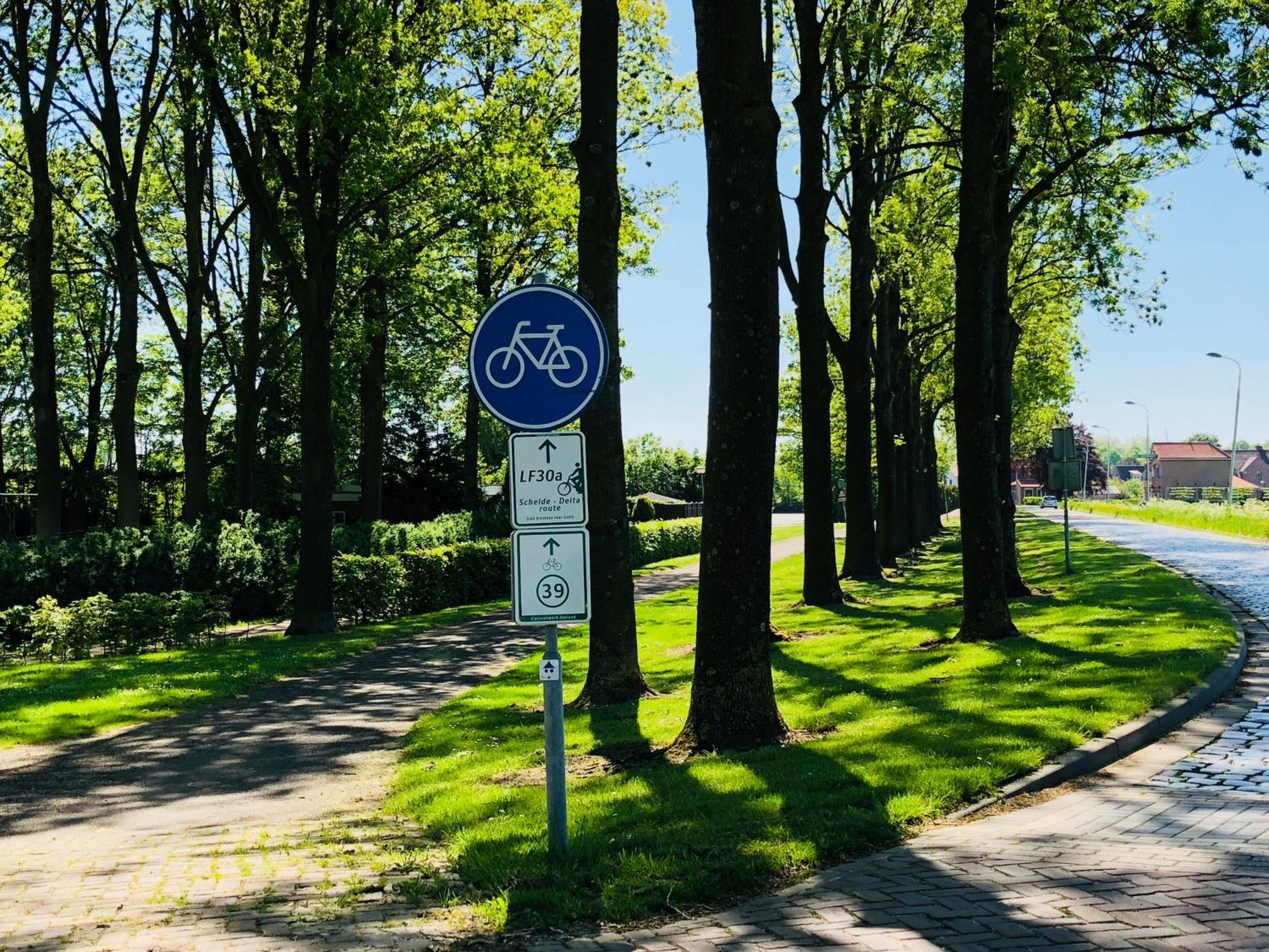 Bed and Breakfast Slapen Bij De Zeeuwse Lala IJzendijke Exteriér fotografie
